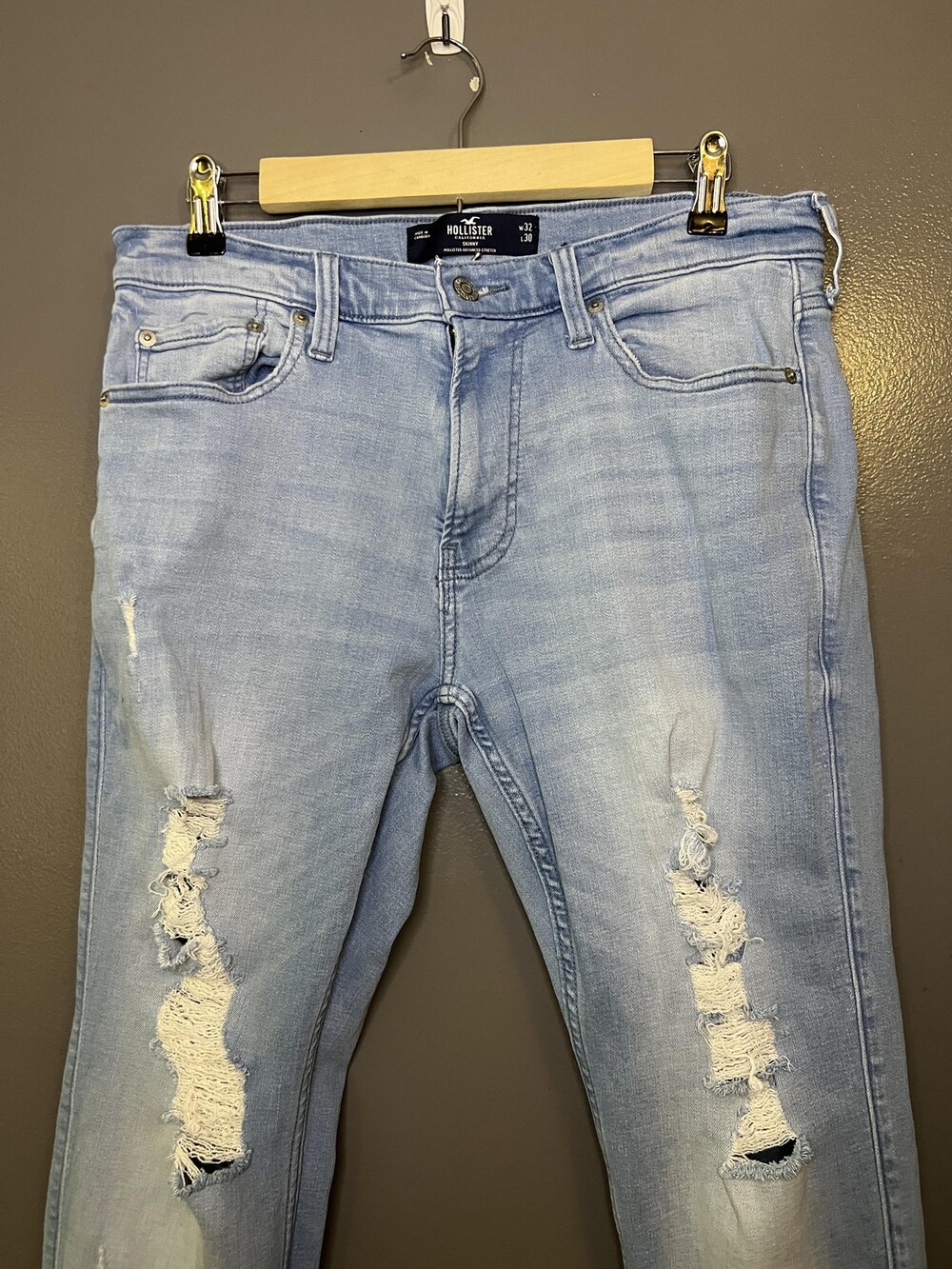 Hollister Jeans Mens 32x30 Blue Skinny Distressed Stretch Denim Light Wash